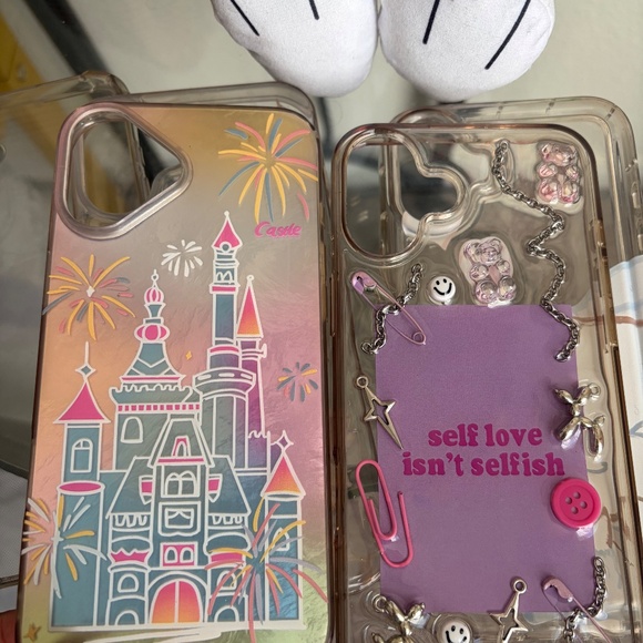 Bunch of IPhone 16 Plus Cases - Picture 3 of 5